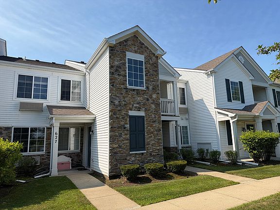 3rd image of 611 Silverstone Dr #611