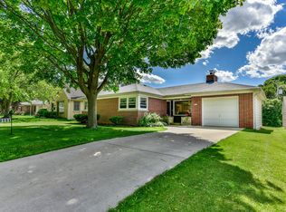 3151 N Colonial Dr, Milwaukee, WI 53222
