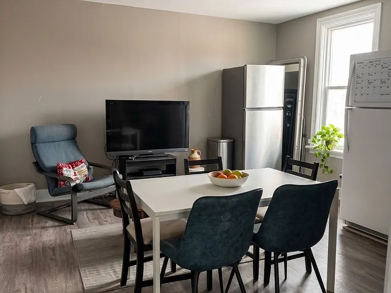 535 McLeod St #2 — Photo 4