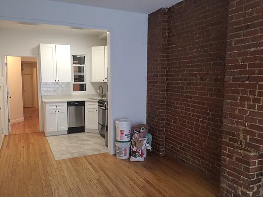 Rented by Acacia Realty | media 19