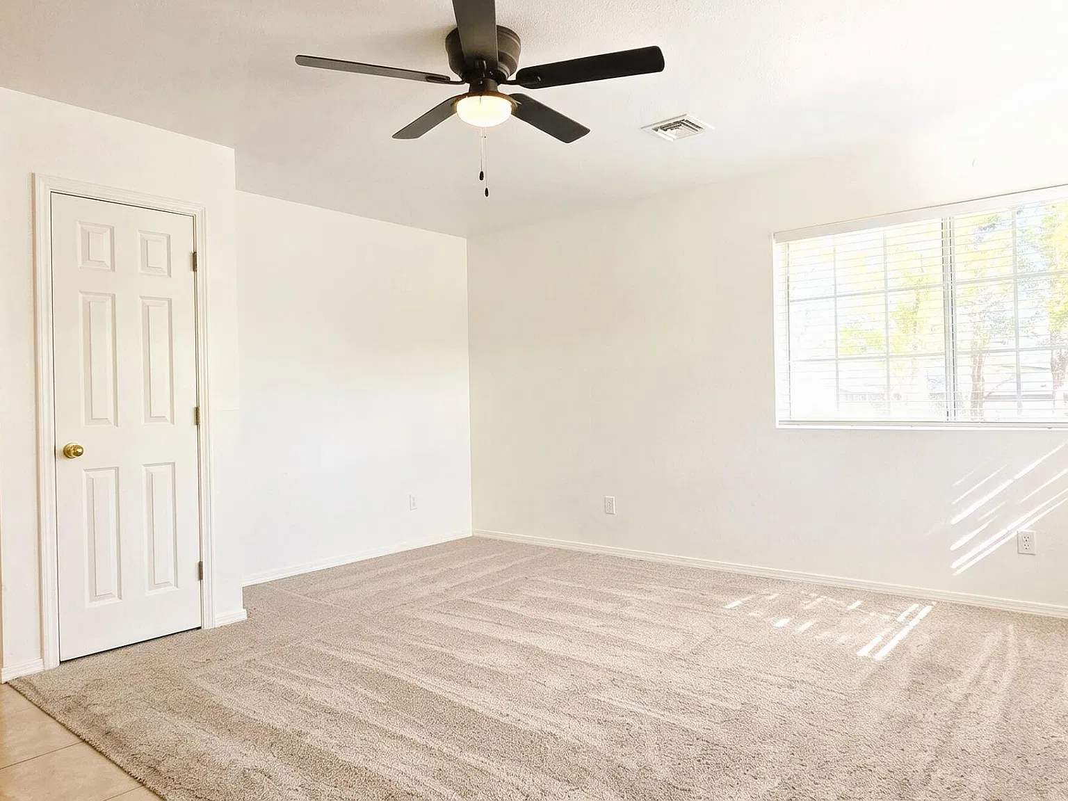 2 bed, 2.0 bath, 948 sqft, $1,600 — Photo 4