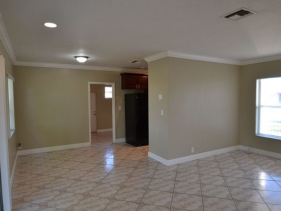3rd image of 2950 NW 187th St