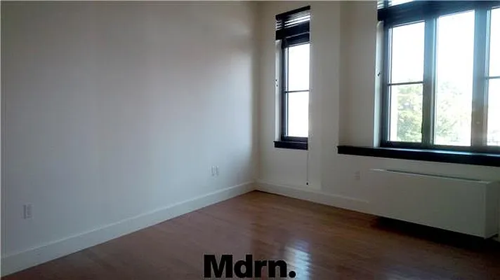 Rented by Mdrn Residential | media 73