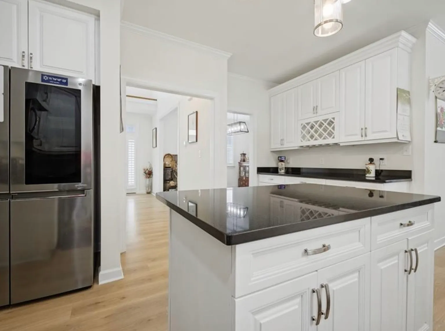 4 bed, 2482 sqft, $3,400 — Photo 4