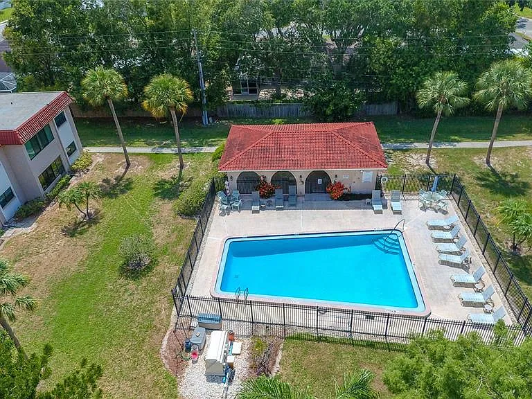 1753 Belleair Forest Dr #D7 — Photo 13