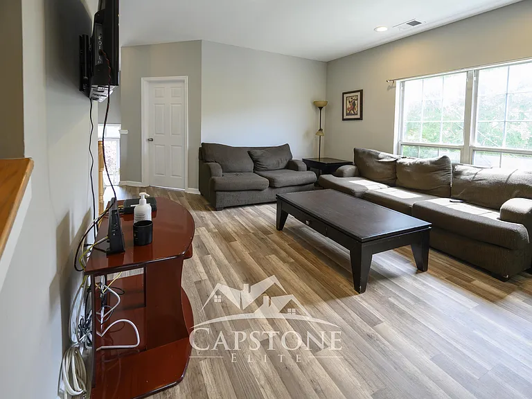 236 Warren St — Photo 12