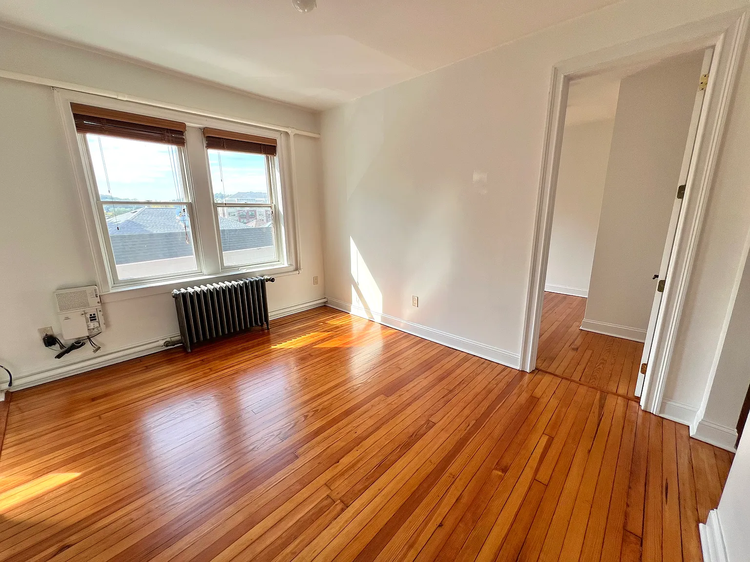 1 bed, 700 sqft, $1,980 — Photo 3