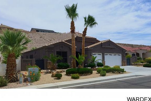 3rd image of 2917 Desert Trail Dr