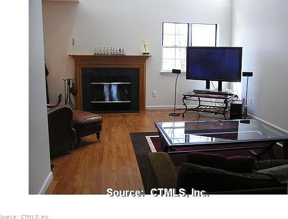 3rd image of 403 The Mews