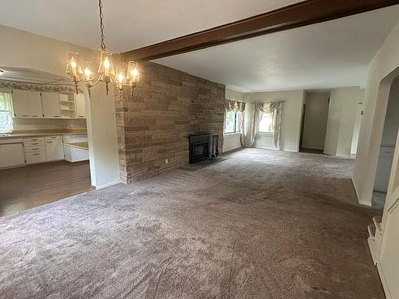 4th image of 2145 Hillcrest DRIVE