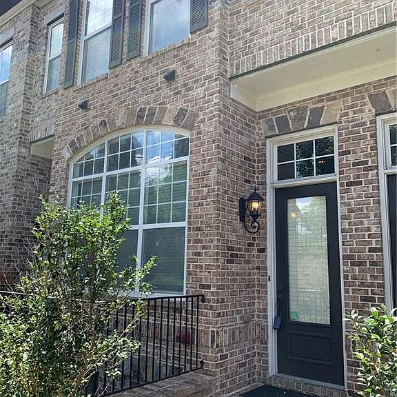 1615 Rivers Edge Trl NE — Photo 2