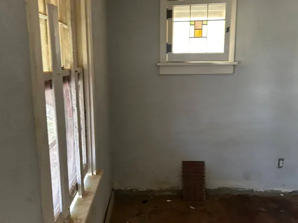 7150 Garesche Ave, Saint Louis, MO 63136