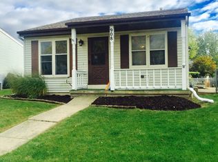 908 Geneva Dr, Geneva, IL 60134