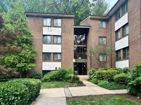 1552 Northgate Sq APT 12B, Reston, VA 20190