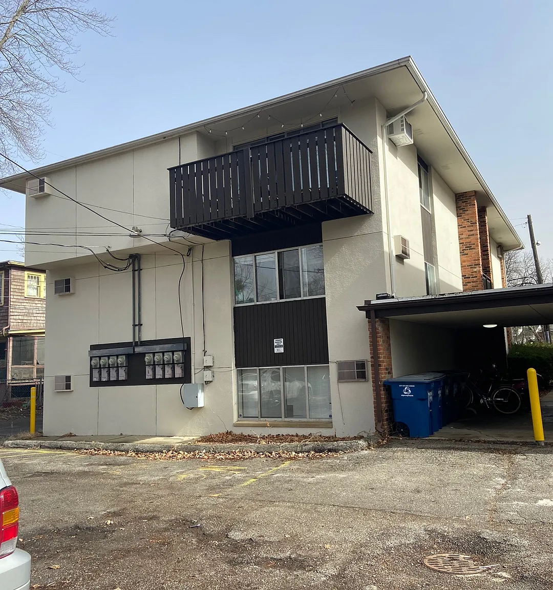 3 bed, 945 sqft, $2,700 — Photo 4