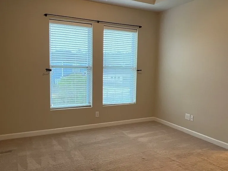 579 Crossland Dr — Photo 14