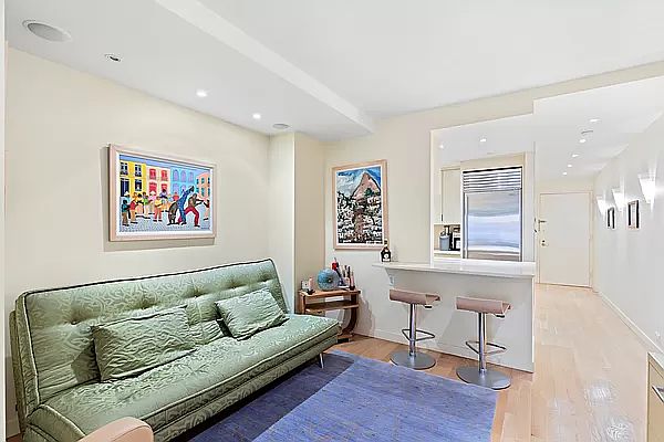 1st image of 106 Central Park S APT 16M