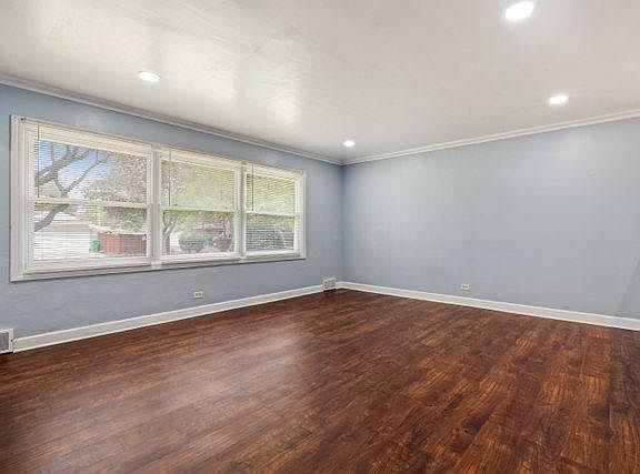 3rd image of 10153 Pell St