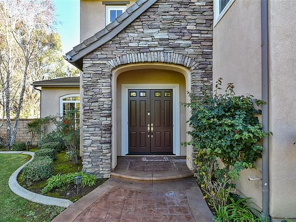 2nd image of 3261 Briar Ct