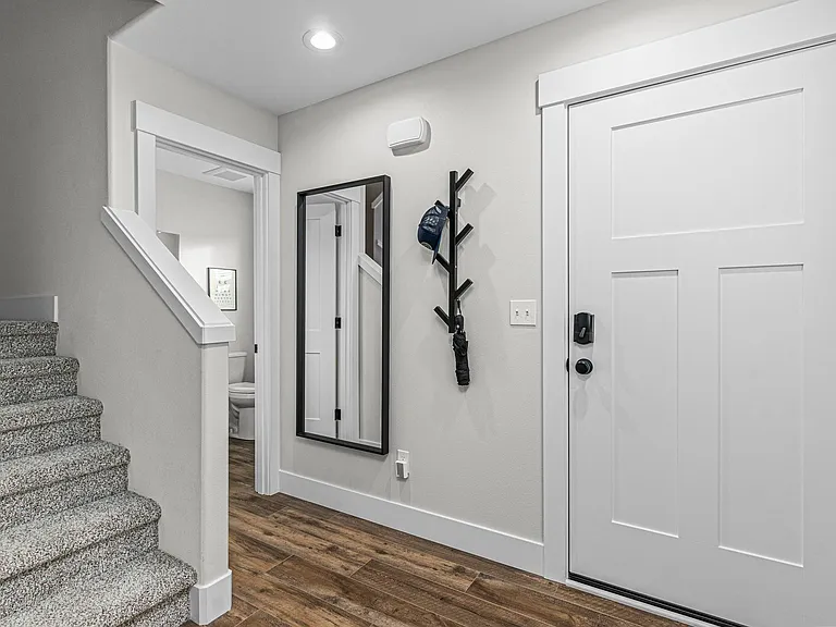 1020 2nd Ave — Photo 32