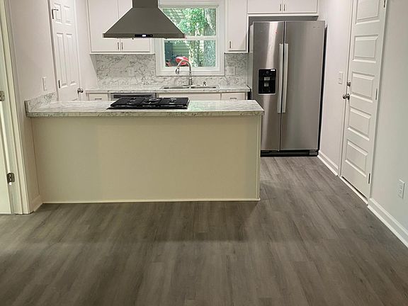 Kitchen with ALL New appliances.