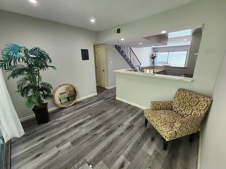 12744 Moorpark St #3 — Photo 40