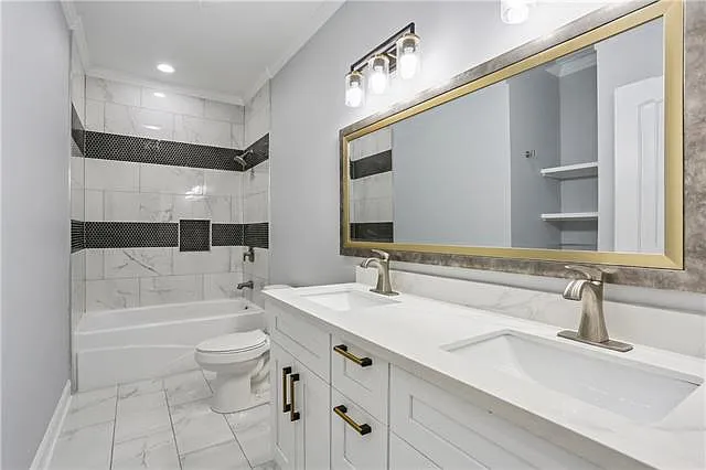 624 Thayer St — Photo 8
