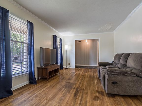 4th image of 5207 Oak Meadow Ave