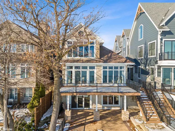 1419 N Shore Dr, Clear Lake, IA 50428