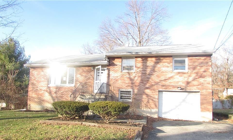 1st image of 9 Noel Dr