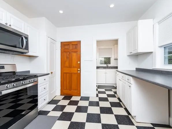 15 Vera St #1, Dorchester Center, MA 02124