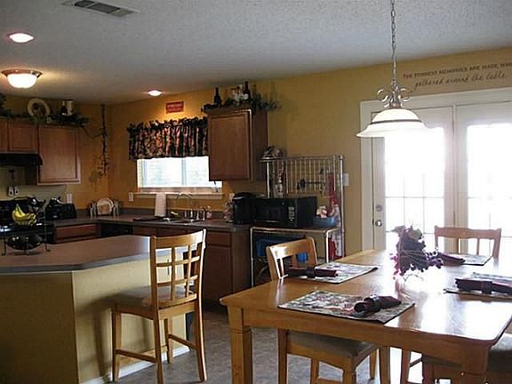 5th image of 4913 Trail Hollow Dr