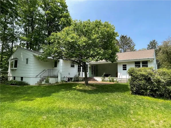 68 Stream Lane, Pleasant Valley, NY 12569