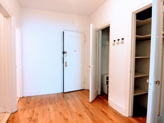4th image of 258 W 22nd St APT 2H