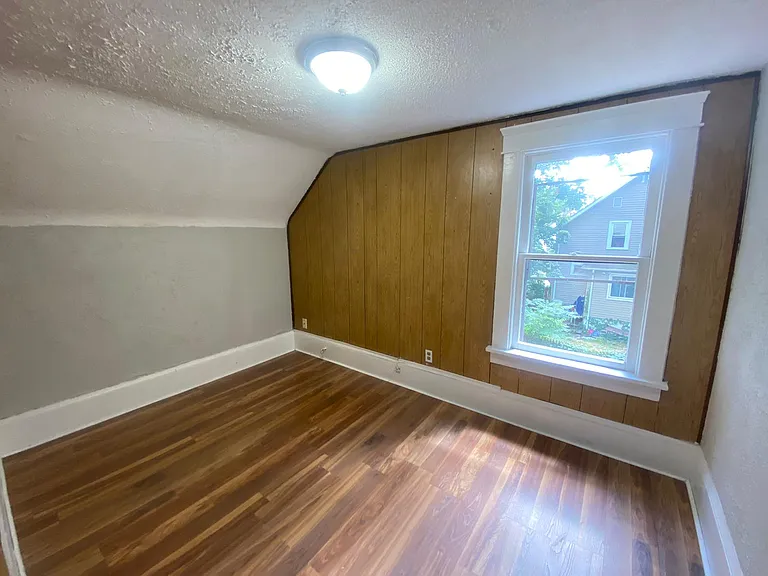 1292 W Wilbeth Rd — Photo 8