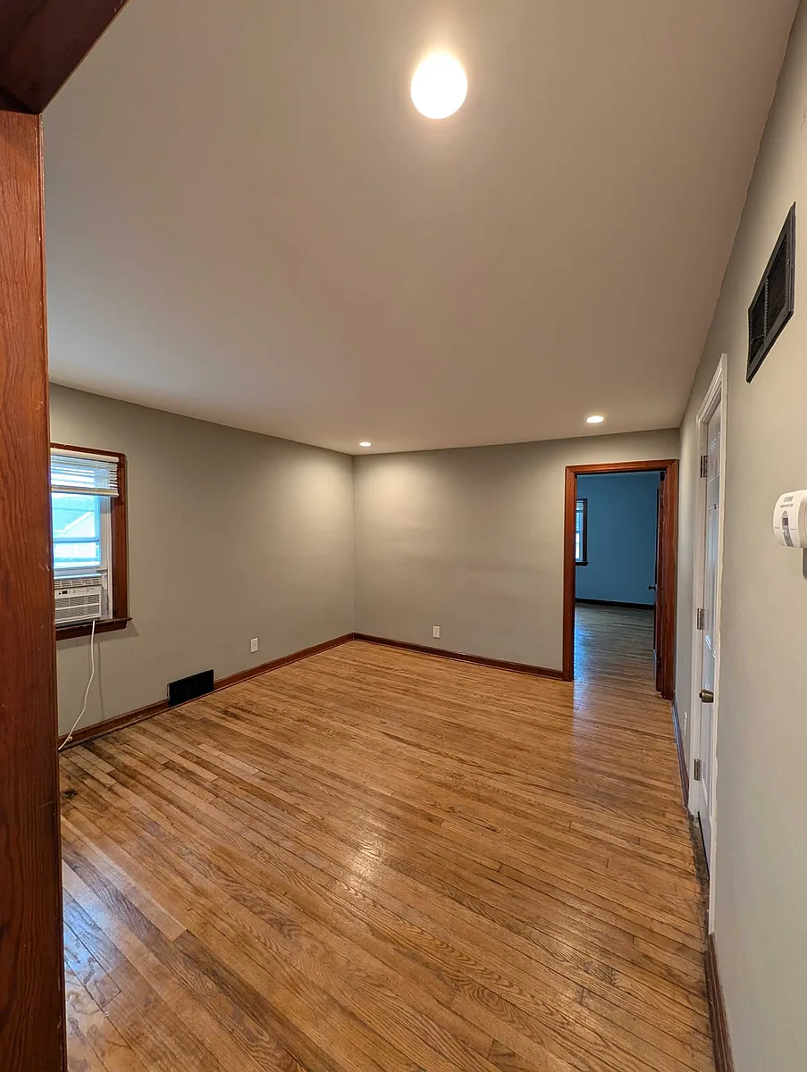 Building Photo - 215 S Ewing St #B