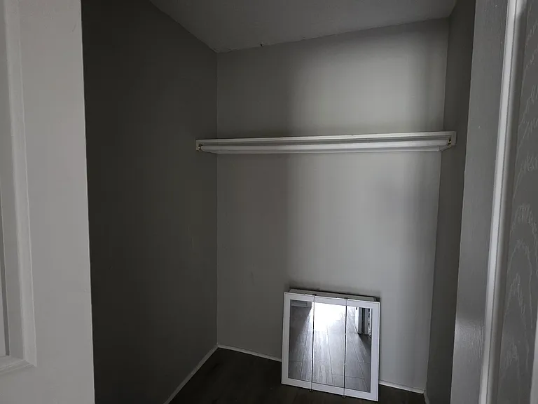 61 Warwick St #H — Photo 8