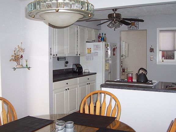 Eat-in Kitchen