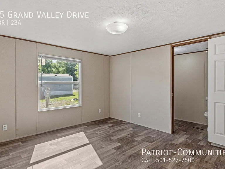 15 Grand Valley Dr — Photo 28