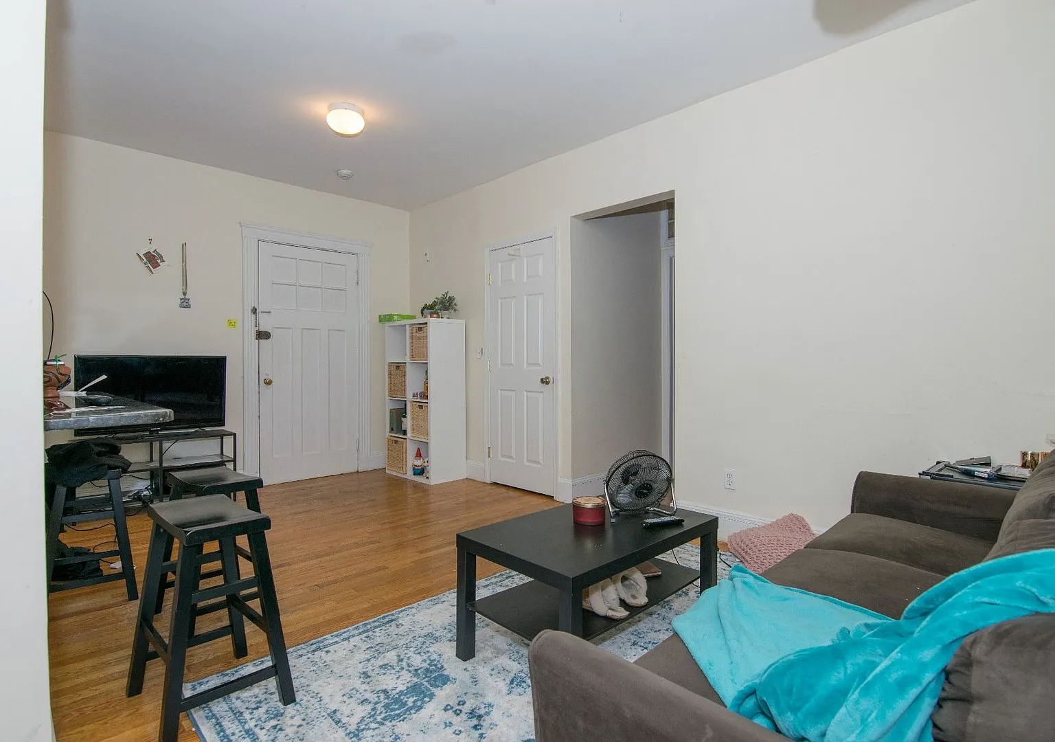 Brookline 4 Bed/1.5 Bath Right Across From B.U. — Photo 3