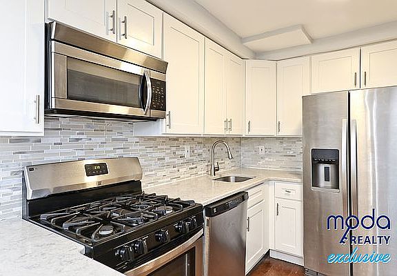 4th image of 3519 Riverdale Ave Floor 1