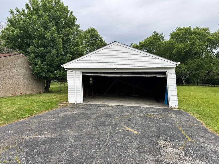 5225 Theodore St — Photo 11