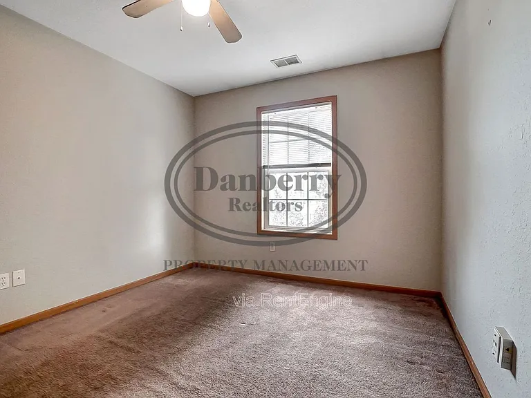 1115 N Byrne Rd — Photo 24