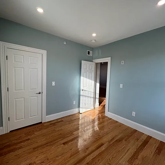 75 Winchester St #1 — Photo 10