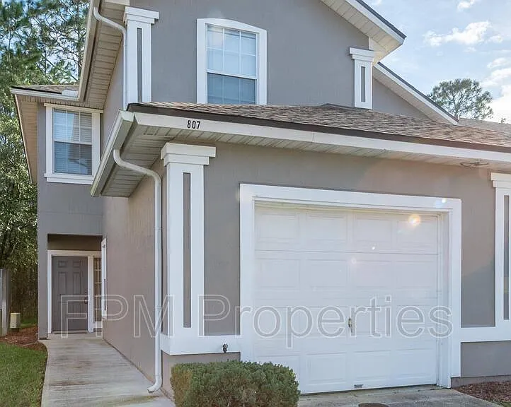 807 Scrub Jay Dr — Photo 2