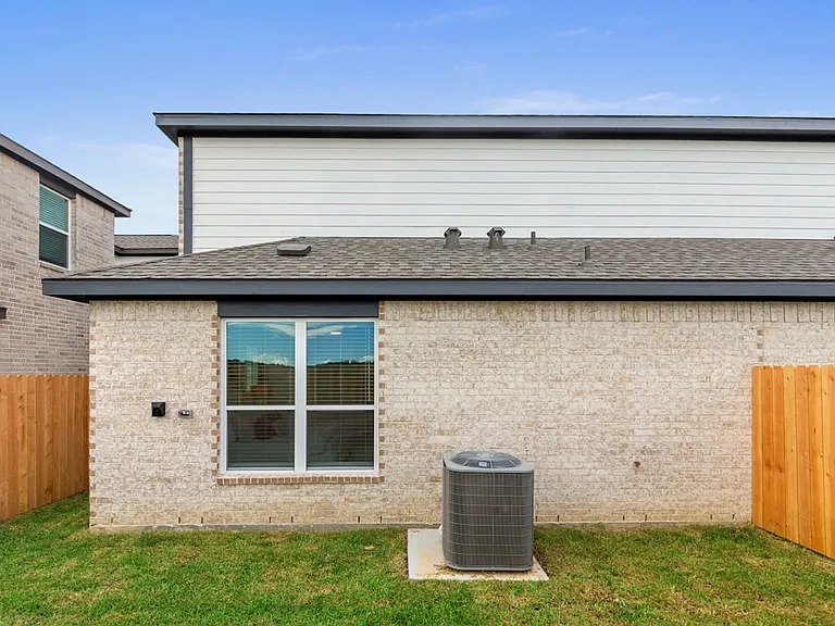 1860 N Dry Cherry Ln #B — Photo 16