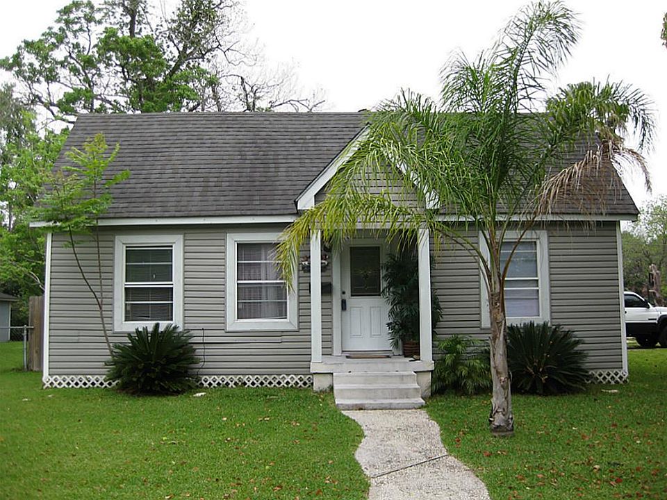 1st image of 606 Aron St