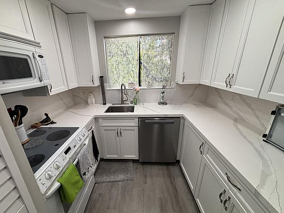 2nd image of 2201 Monroe St APT 502