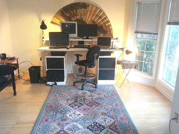 4th image of 2827 Manor Glen Ln