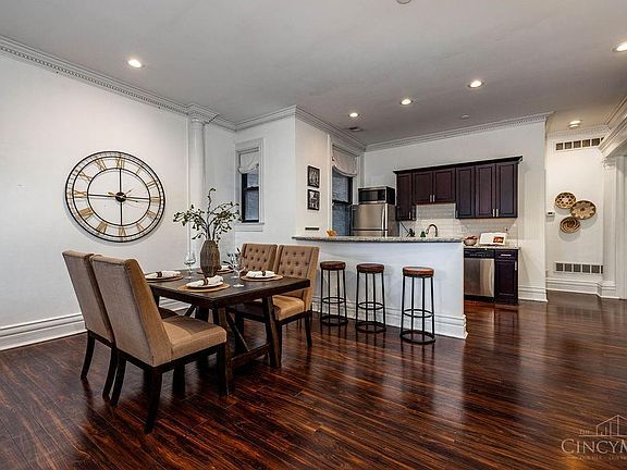 5th image of 221 W 9th St Unit 2